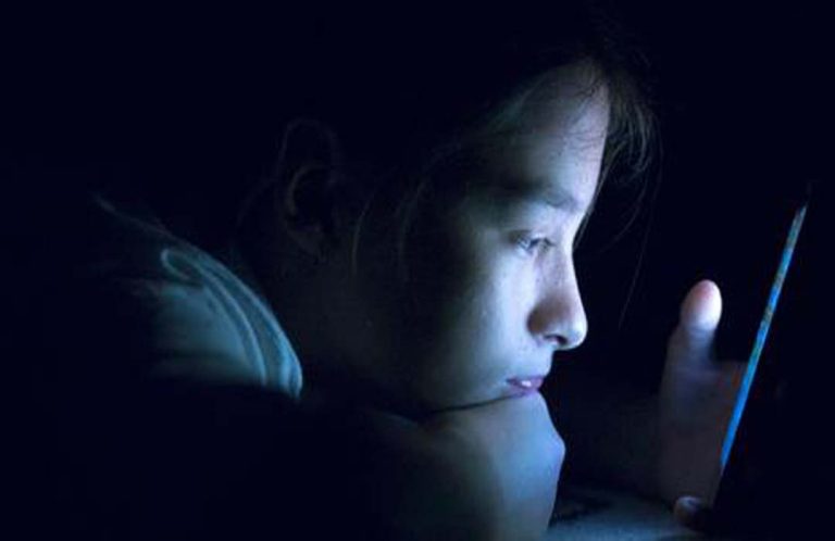 Excessive Screen Time Causing Chronic Sleep Deprivation in Tweens and ...