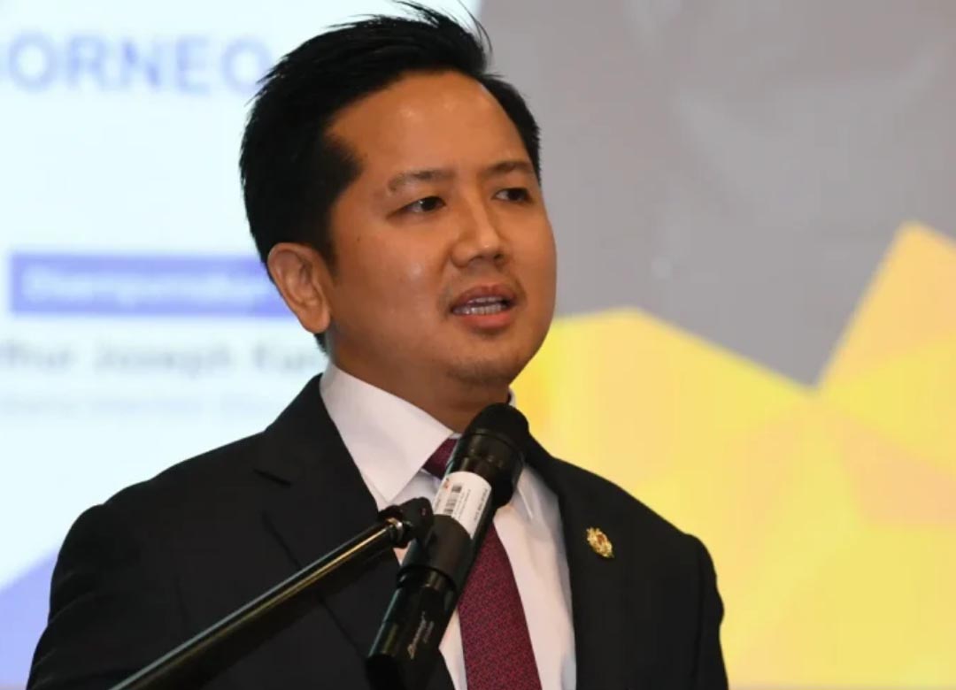 Malaysia Reviewing Asbestos Ban, Says Minister